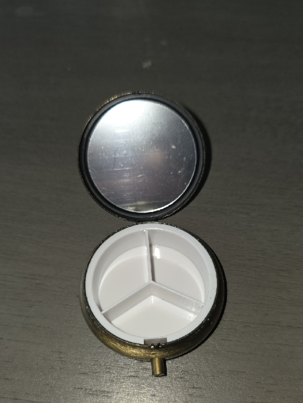 37 - Mini Case With Mirror - Picture 2 of 2